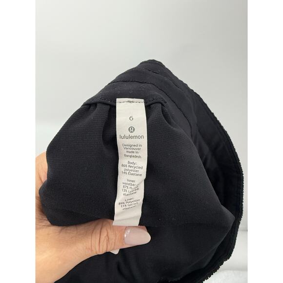 Lululemon Hotty Hot Low-Rise Lined Running Shorts Black Size 6 Sporty Athletic - Picture 7 of 7